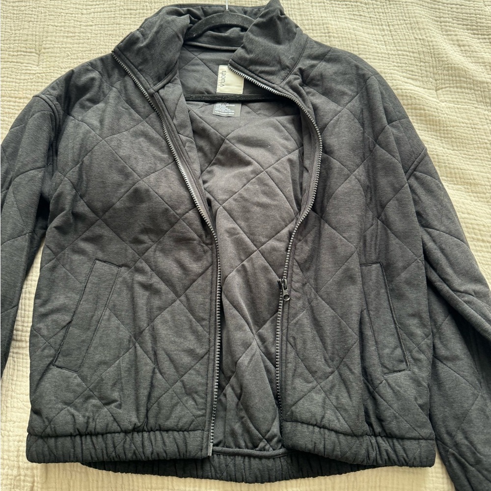 VUORI Halo Insulated Jacket in Black Heather size XS never worn
